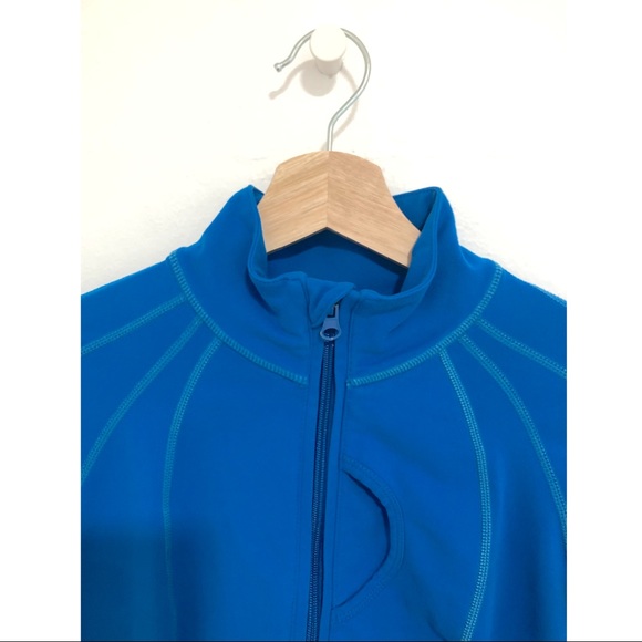 SOLD Zella Fitted Zip Up Women’s Activewear Jac… - Picture 4 of 7